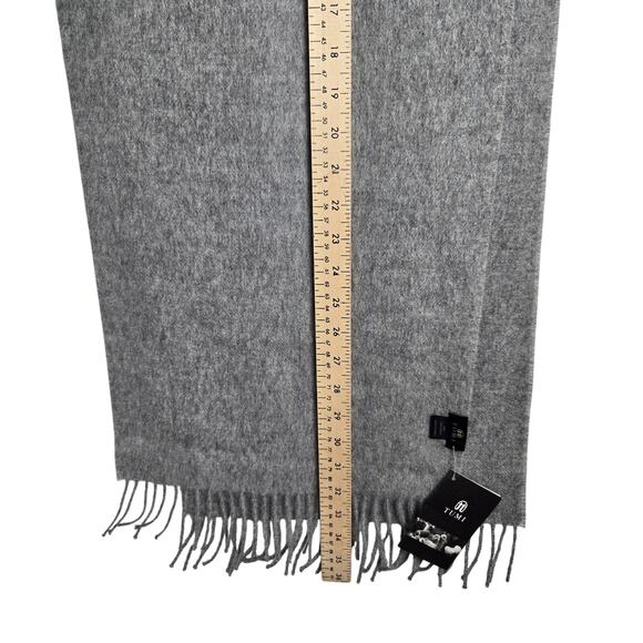 Tumi NWT Baby Alpaca Gray Fringed Scarf  New with Tags #817 - Picture 4 of 4